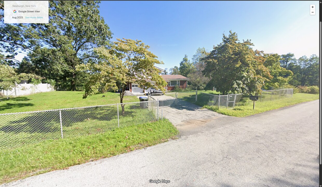 Building Photo - 8 Ridgefield Ln