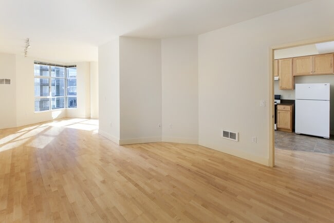Building Photo - 1630 California St