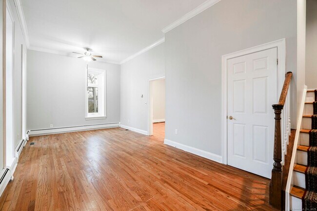 Foto del edificio - 300 Soundview Ave