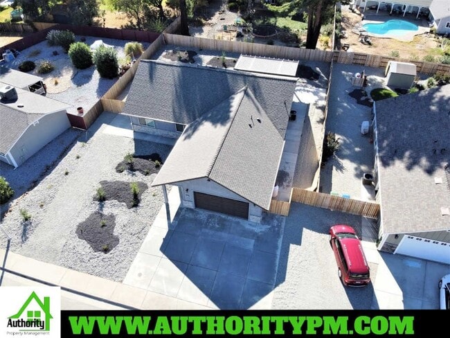 Building Photo - 3071 Bedrock Ln