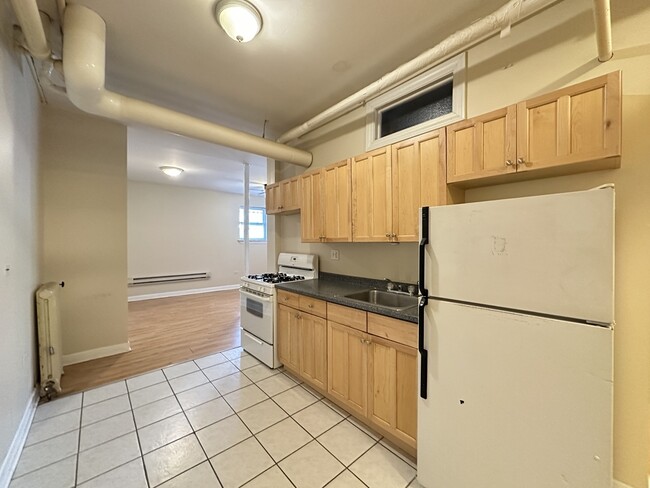 Building Photo - 4400 N Winchester Ave