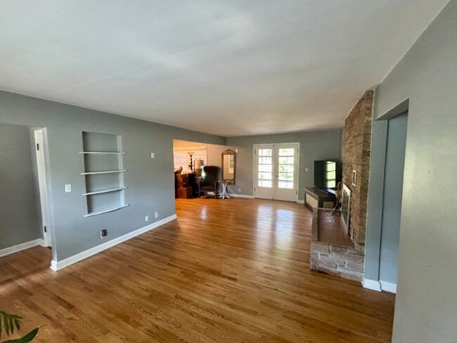Foto del edificio - 3265 Burlawn Pkwy