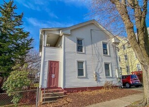 Building Photo - 168 Curtis St