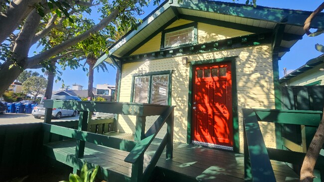 Building Photo - 437 Altair Pl