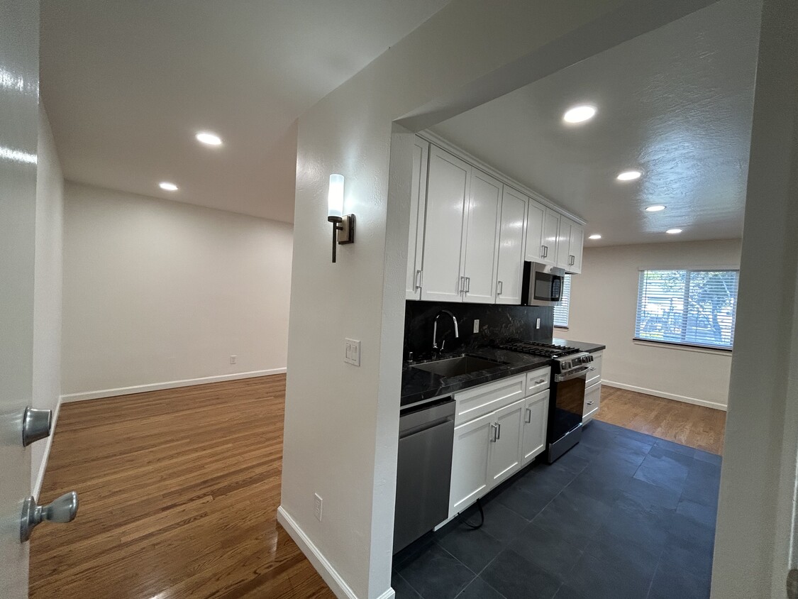 Entrance to Apartment - 2235 Bonar St