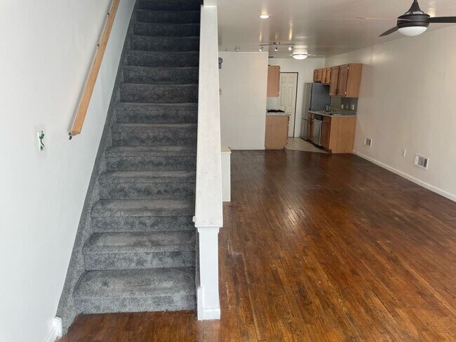Building Photo - 928 E Passyunk Ave