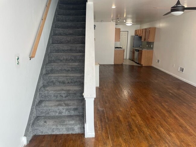 Building Photo - 928 E Passyunk Ave