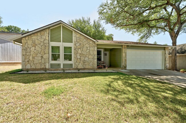 Building Photo - 9007 Jesse James Dr