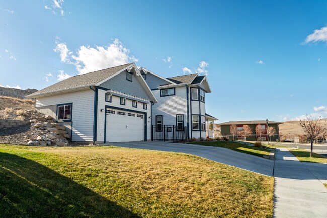 Foto del edificio - 2843 Knight St