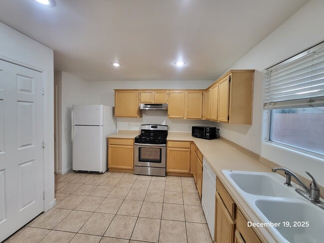 Foto del edificio - 9965 Mardagen St