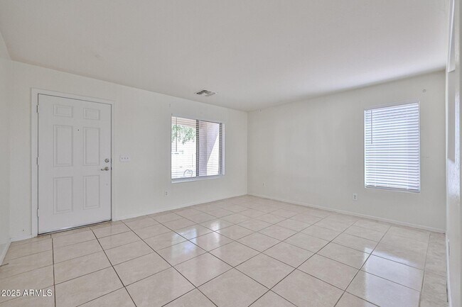 Foto del edificio - 25771 W Satellite Ln