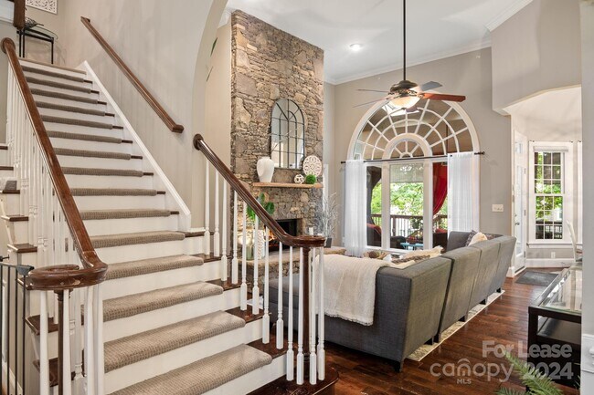 Building Photo - 16308 Autumn Creek Ct