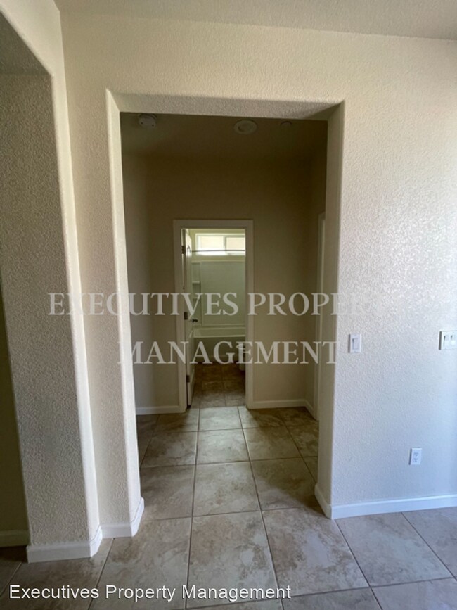 Foto del edificio - 3 br, 2 bath House - 1342 Irvine Court