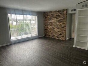 Building Photo - 600 Heights Blvd