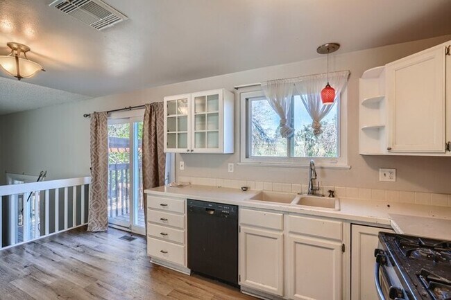 Foto del edificio - 3057 S Mobile Way, Aurora, CO, 80013