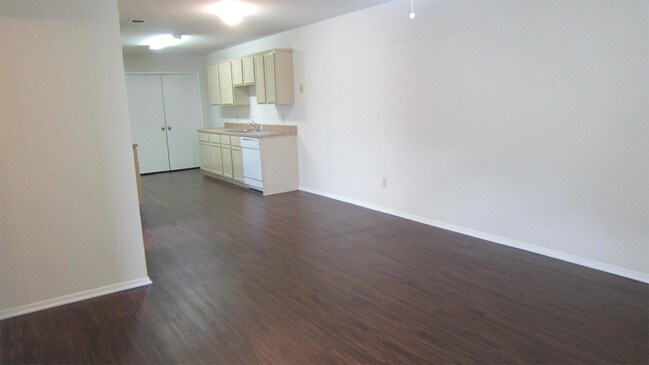 Foto del edificio - 2734 James Rd