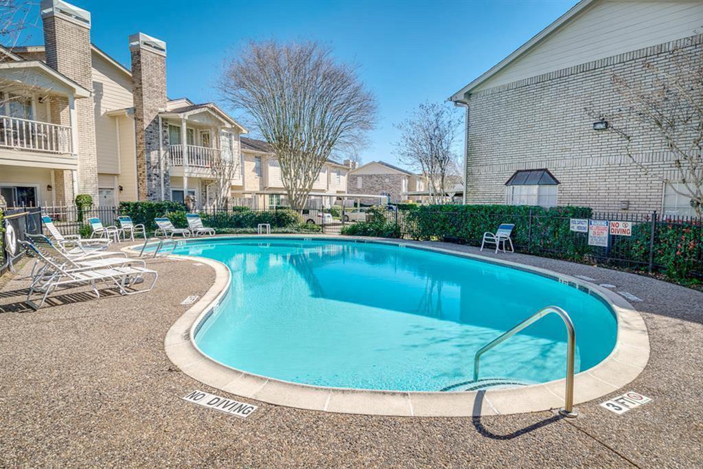 Foto principal - 7575 Cambridge St