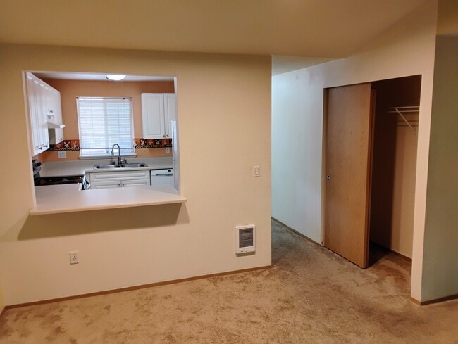Building Photo - 23323 Cedar Way