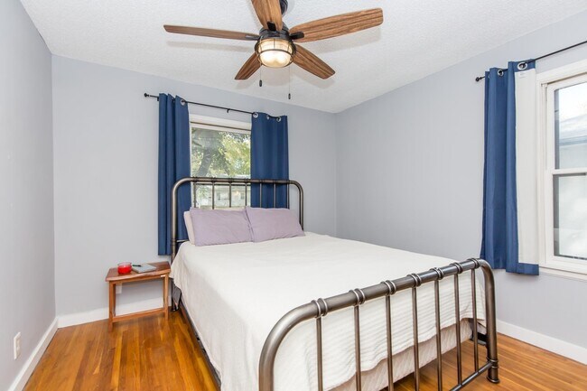 Foto del edificio - 5220 Drew Ave N
