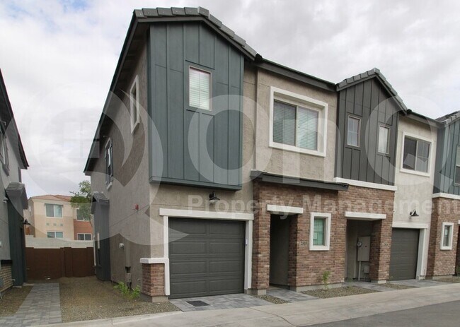 Foto del edificio - 2818 W Red Fox Rd