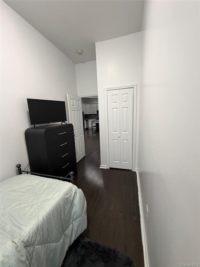 Foto del edificio - 509 E 183rd St