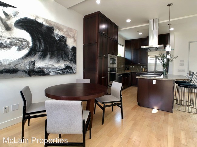 Building Photo - 2 br, 2.5 bath House - 311 S Myers #1