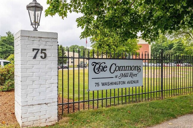 Complex Entrance - 75 Washington Ave