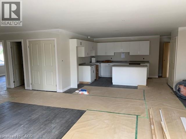 Building Photo - 954 Concession St