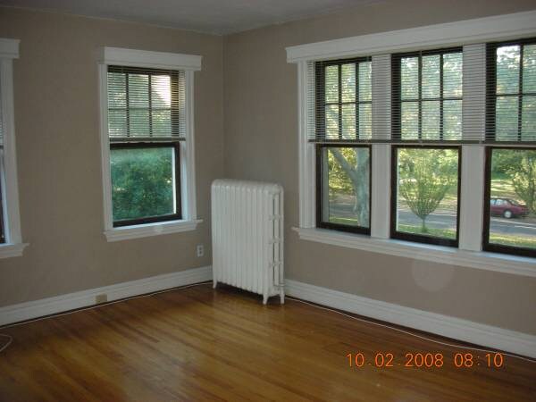 Foto del edificio - 7327 Pershing Ave