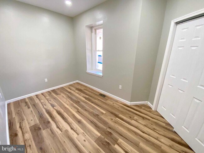 Foto del edificio - 1426 W Rockland St