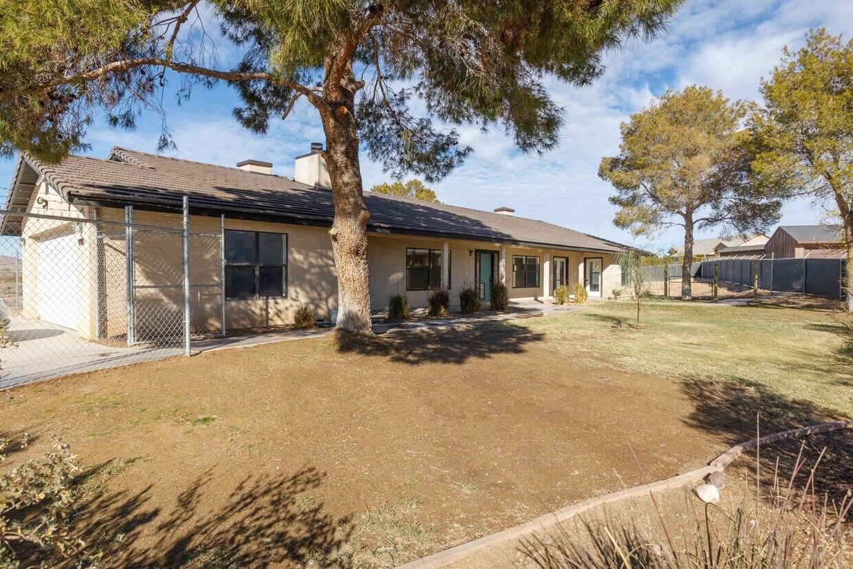 990 W Wittwer Ave, Moapa Valley, NV 89021 House Rental in Moapa