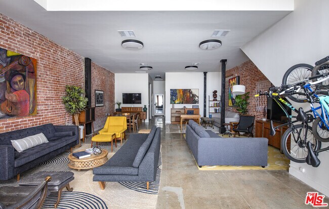 Foto del edificio - 179 Culver Blvd