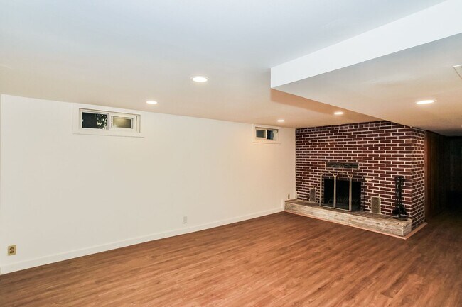Building Photo - 1434 S 116th St