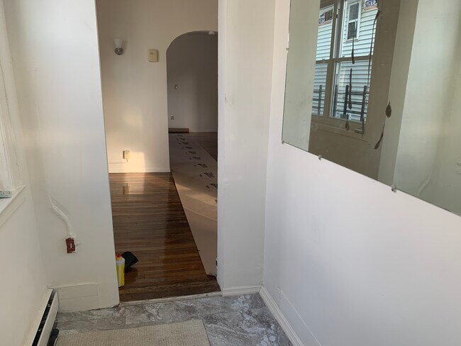 Building Photo - 536 Beach 67th St