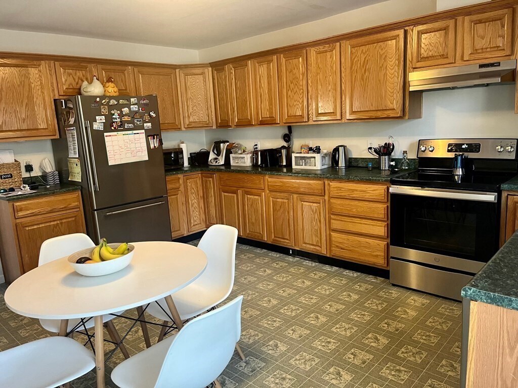 20 Dale St Unit 20, Needham, MA 02494 Condo for Rent in Needham, MA