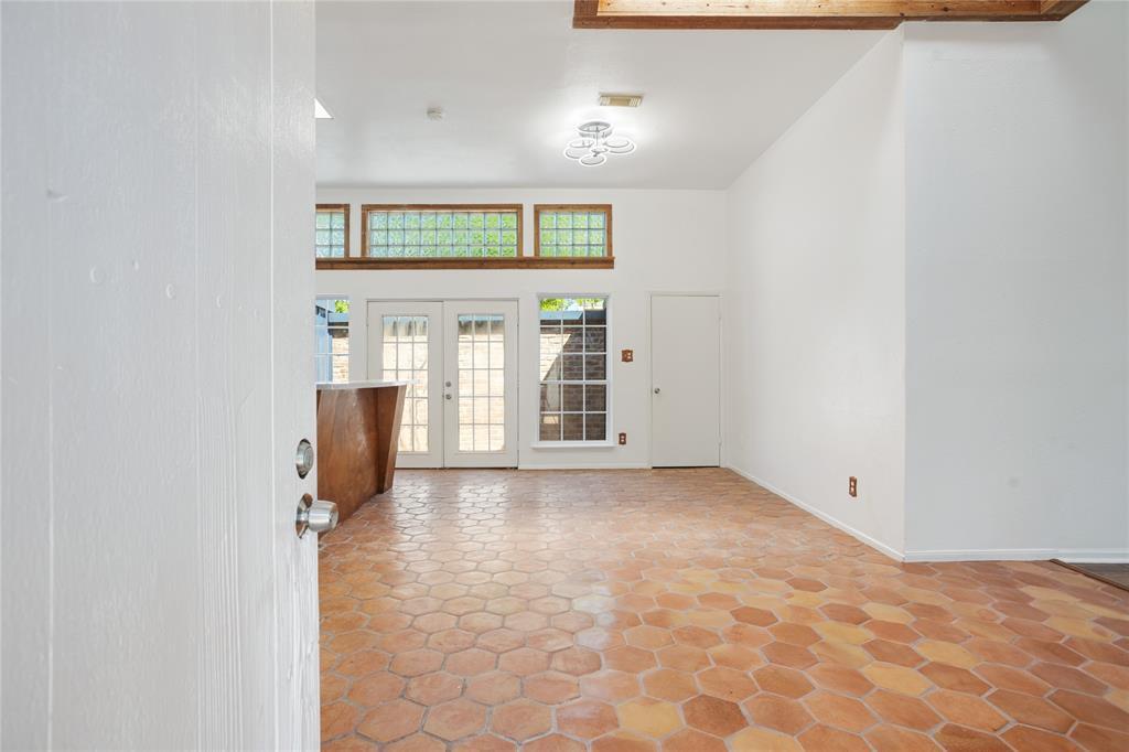 Foto principal - 11114 Midhurst Dr