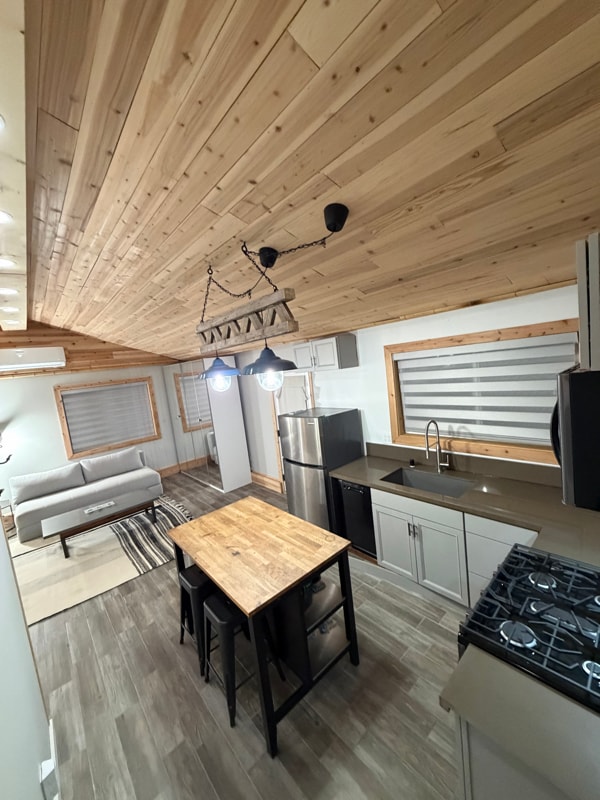 Building Photo - 7711 Owensmouth Ave