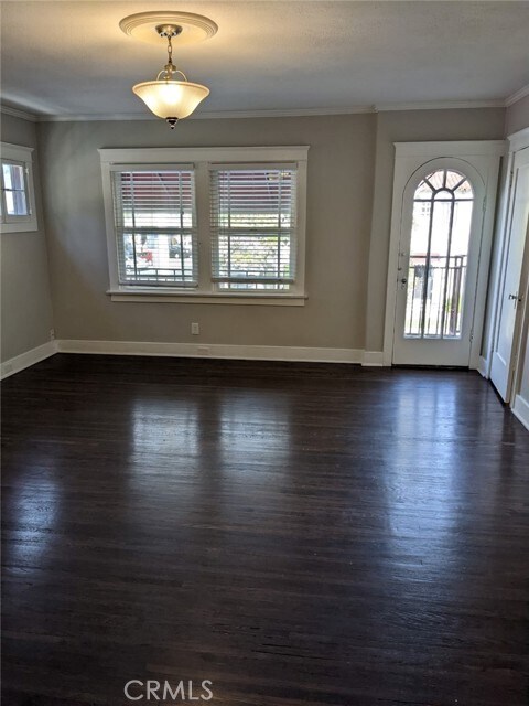 Building Photo - 1000 E 1st St