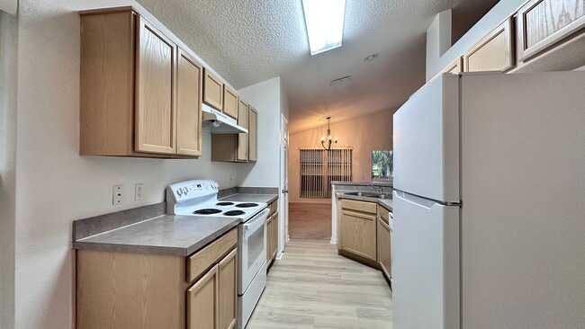 Building Photo - 1709 Pine Bay Dr