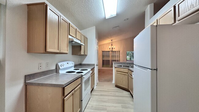 Foto del edificio - 1709 Pine Bay Dr