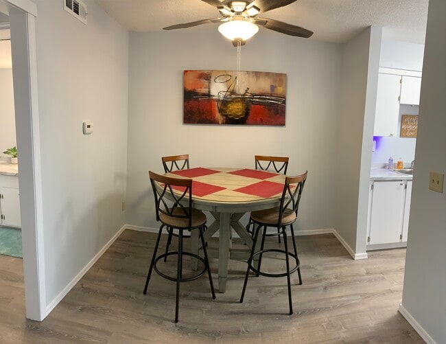 Building Photo - 816 Cardinal Creek Blvd
