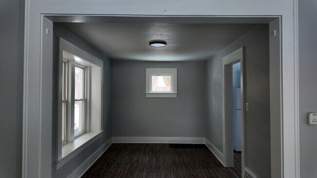 Building Photo - 422 Downing Pl