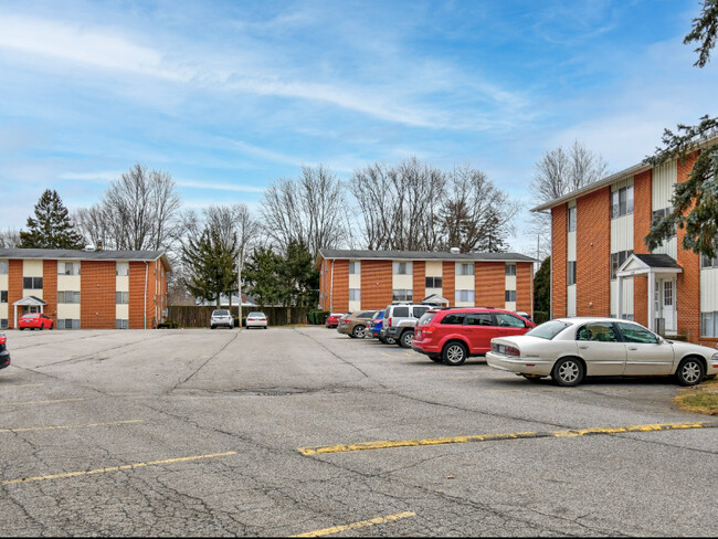 Building Photo - PineView Apartments