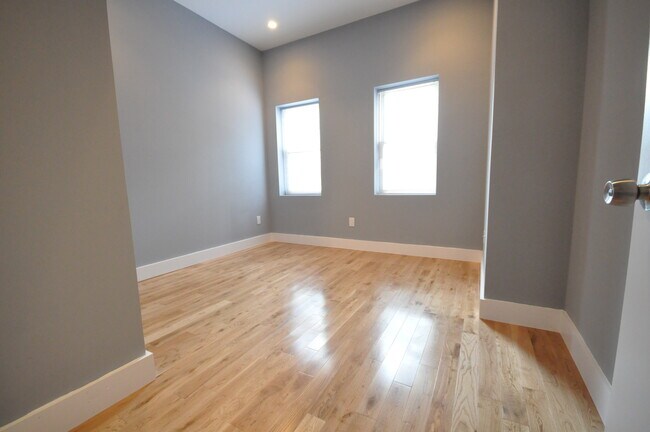 Foto del edificio - 3226 Wallace St