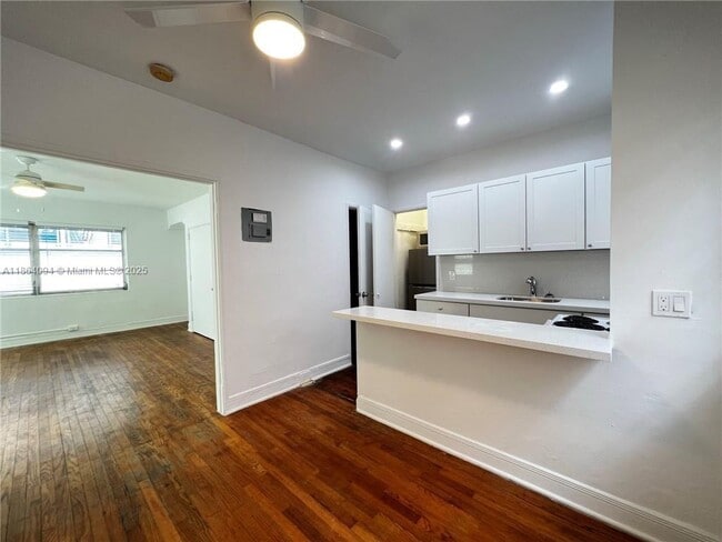 Building Photo - 1557 Euclid Ave