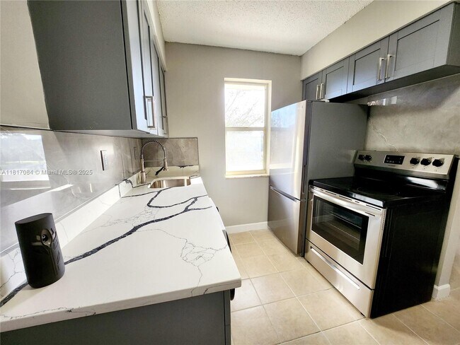 Foto del edificio - 191 SW 15th St