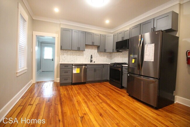 Building Photo - 3 br, 1.5 bath House - 4 E Collings Ave
