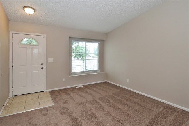 Building Photo - 3849 Primrose Ln