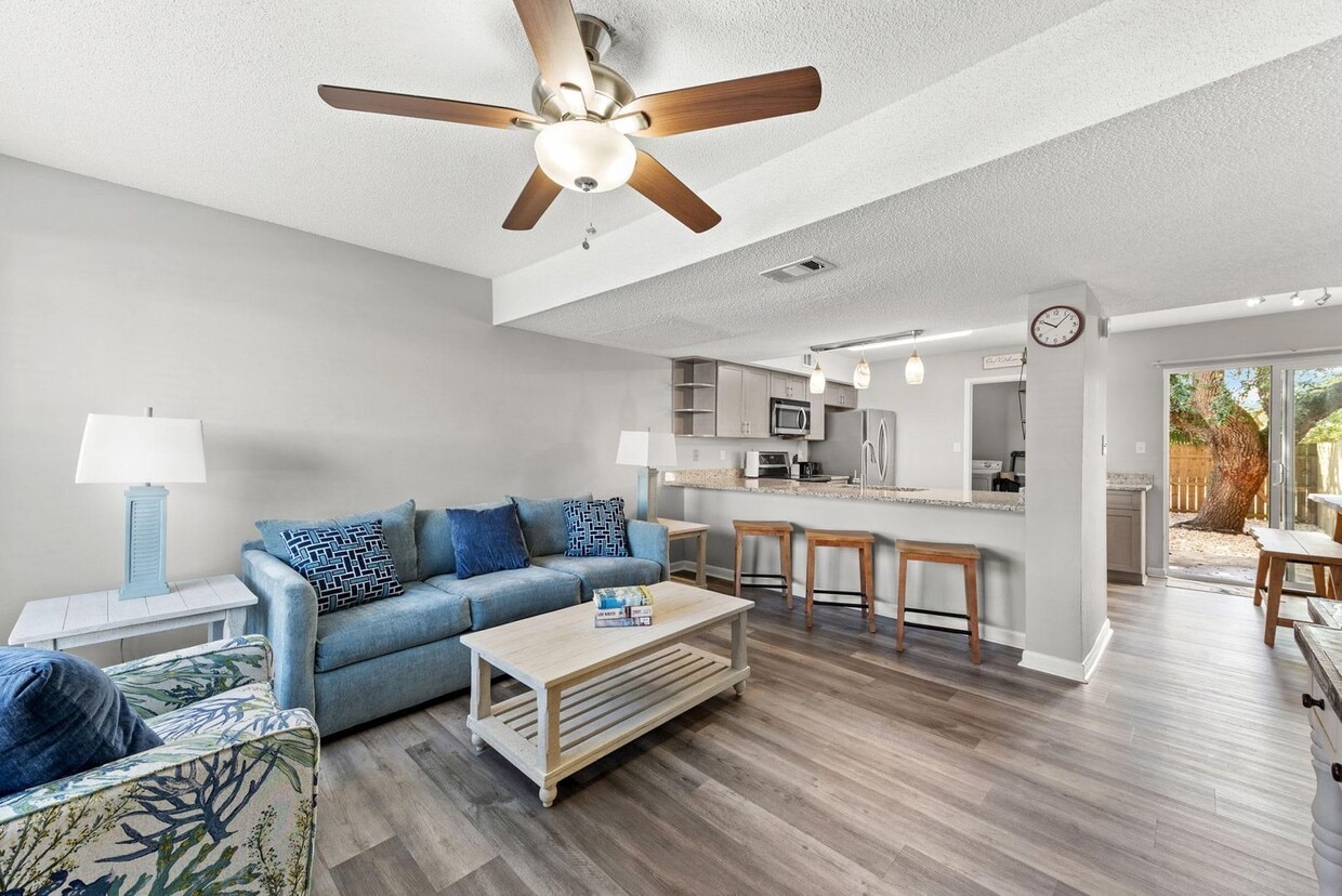 Primary Photo - 412 Nordic Lane, Unit D