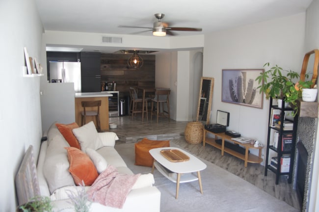 Photo - 1820 E Morten Ave Apartment